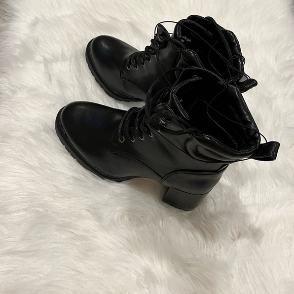 🆕 Aerosoles Women's Black Combat Boots Size 10M Block Heel Lace-Up - Picture 7 of 11